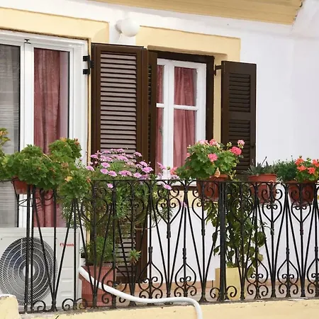 Eleni's House * Χλομός