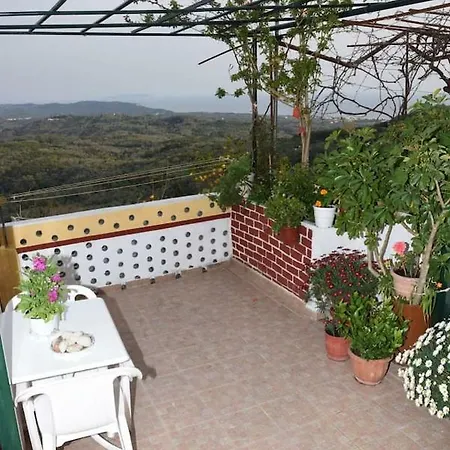 Eleni's House Chlomós